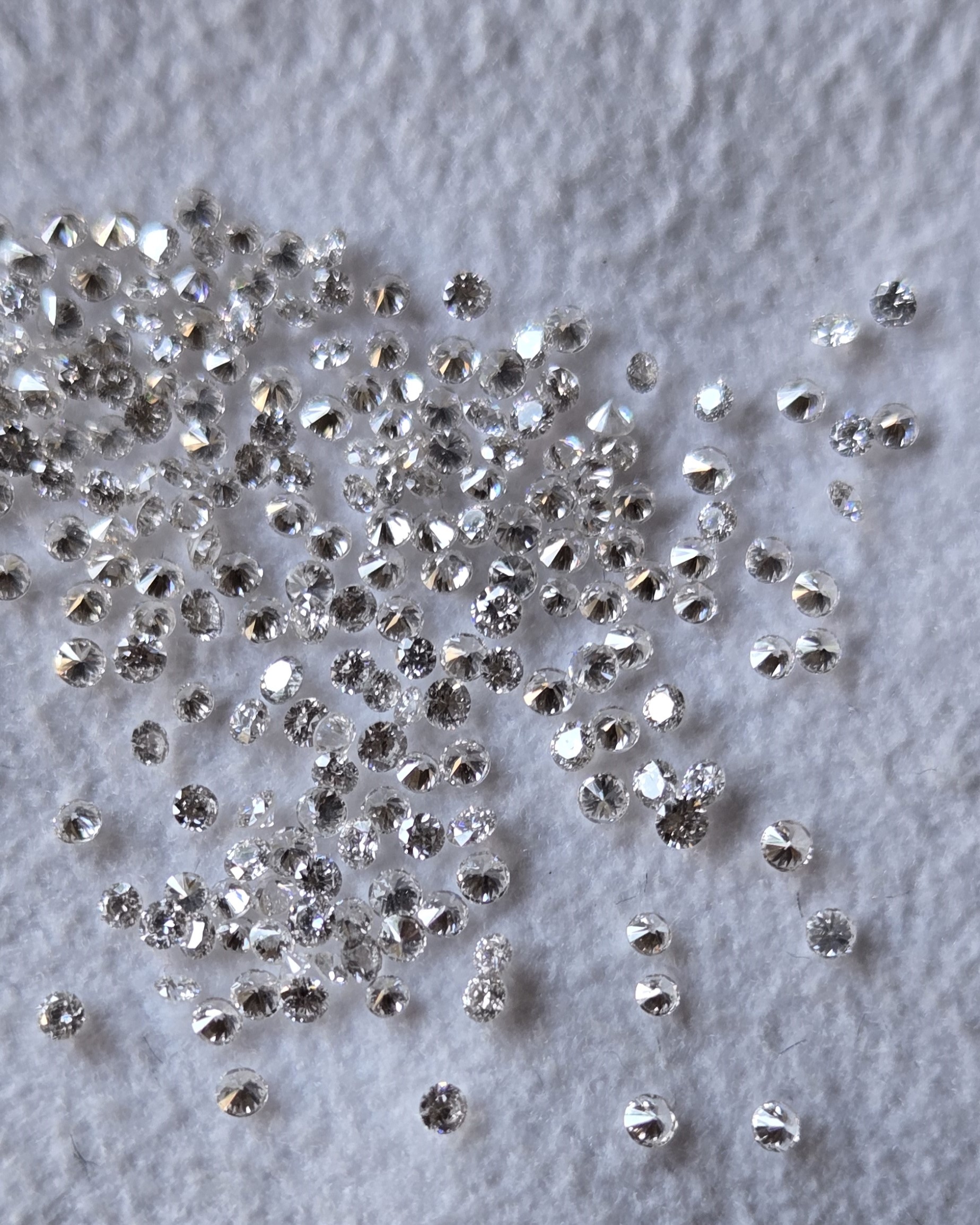 -2 Pointer Round Brilliant Cut Loose Diamond Studio View 1