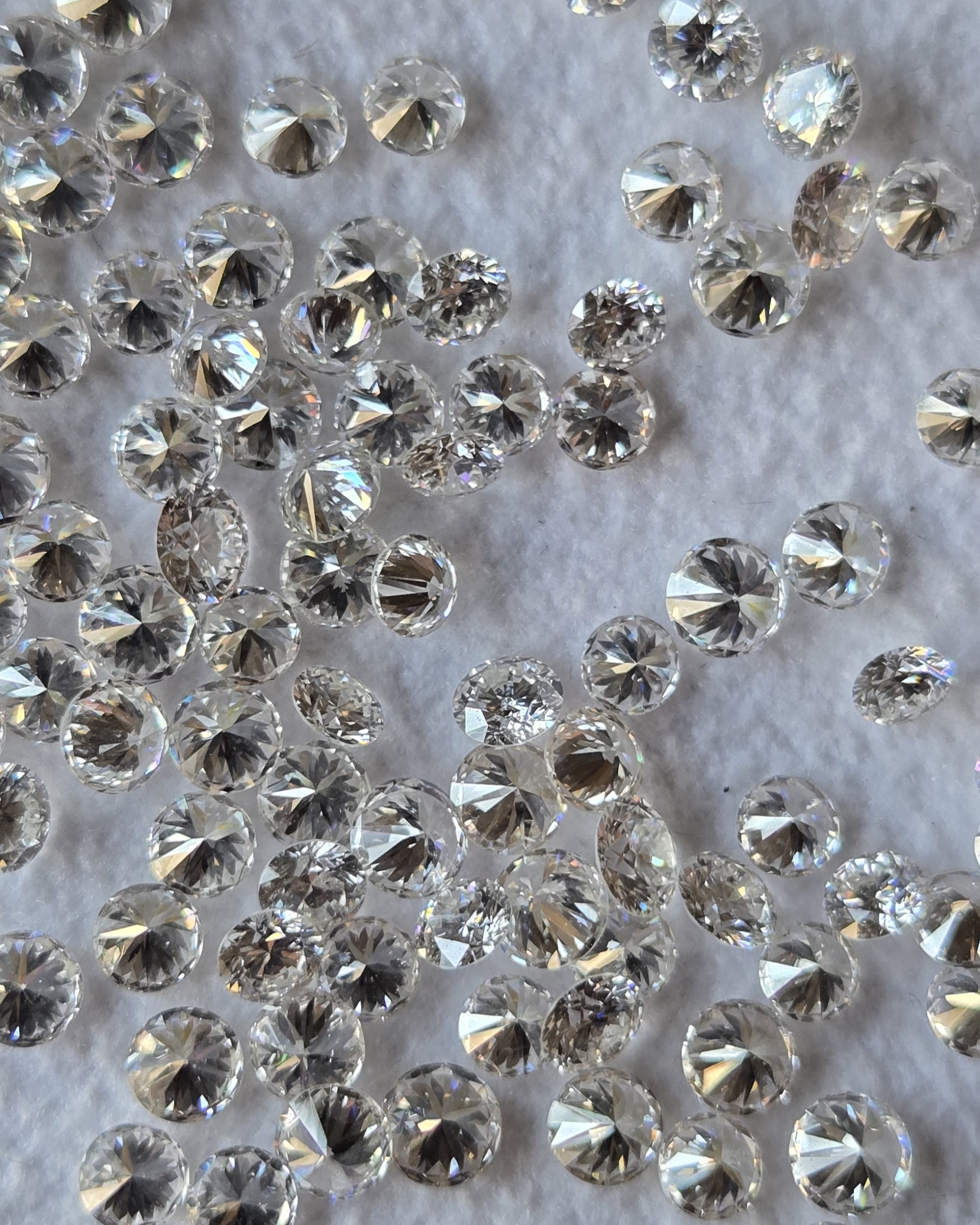 Eleven Pointer Round Brilliant Cut Loose Diamond Studio View